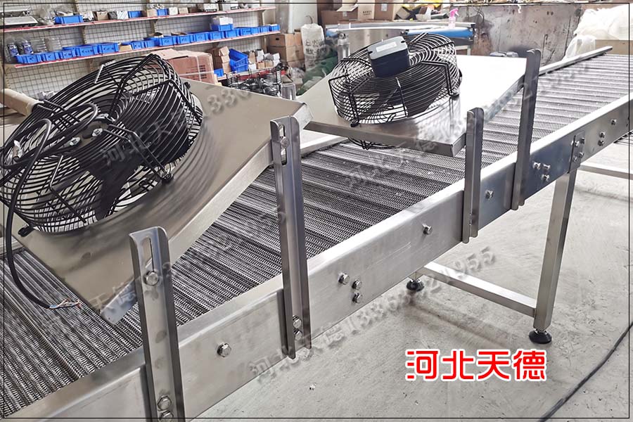 網(wǎng)帶輸送機